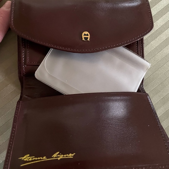 Vintage Etienne Aigner Deep Burgundy Leather Wallet Set , Key Ring and Mirror - Picture 15 of 16